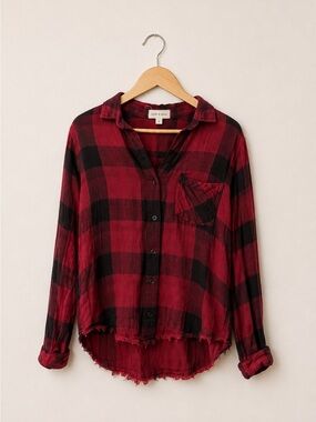 Cloth & Stone Frayed Hem Button Down Plaid Top Black and Red Small